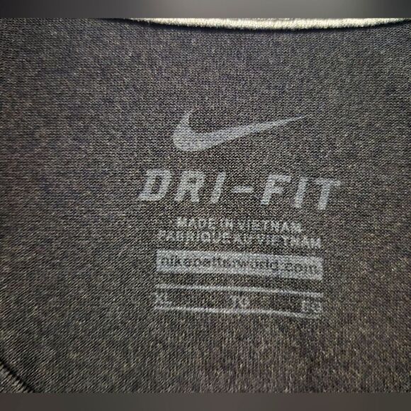 Nike Dri-Fit Black Men's Shirt - Size XL - Picture 4 of 5